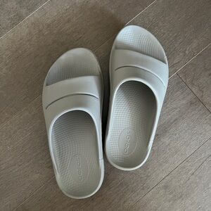 OOFOS Women's slide Sandals nomad